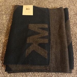 Michael Kors women's gray and navy blue winter stylish scarf